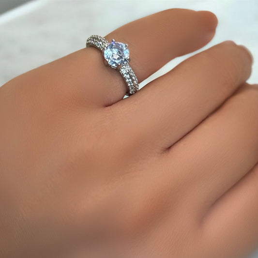 Anillo_de_promesa_clasico_en_rodio