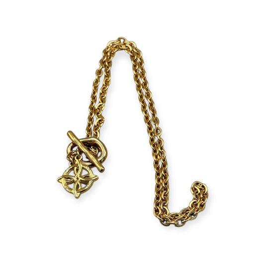 COLLAR CON DIJE NUDO DE BRUJA