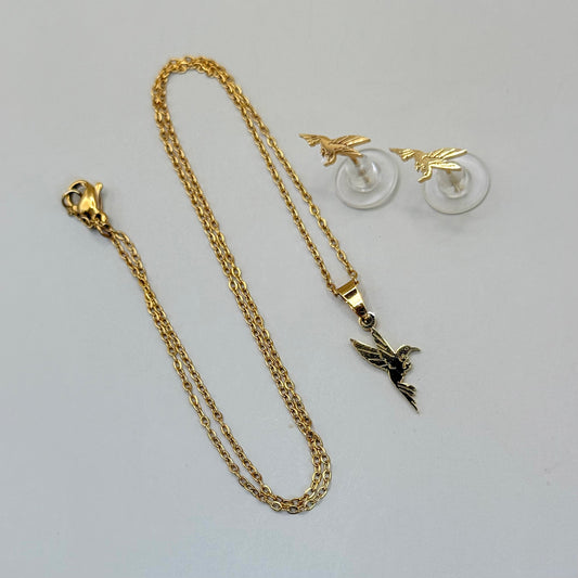 JUEGO DE ARETES Y COLLAR COLIBRÍ DORADO