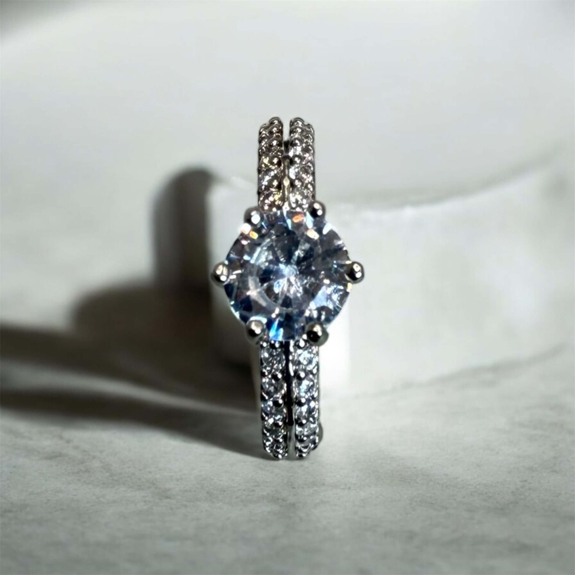 Anillo_de_promesa_clasico_rodio