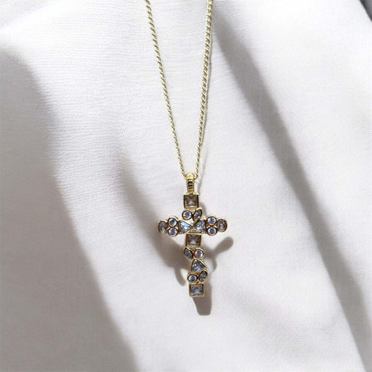 Dije_y_cadena_de_cruz_geometrica_en_oro_laminado