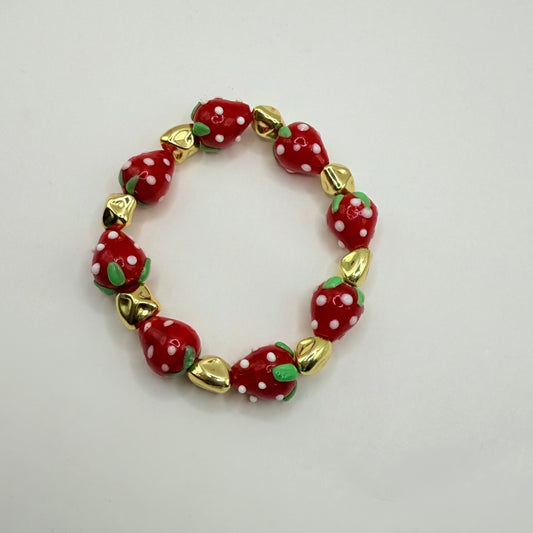 Pulsera_de_fresas_y_oro_laminado_14k