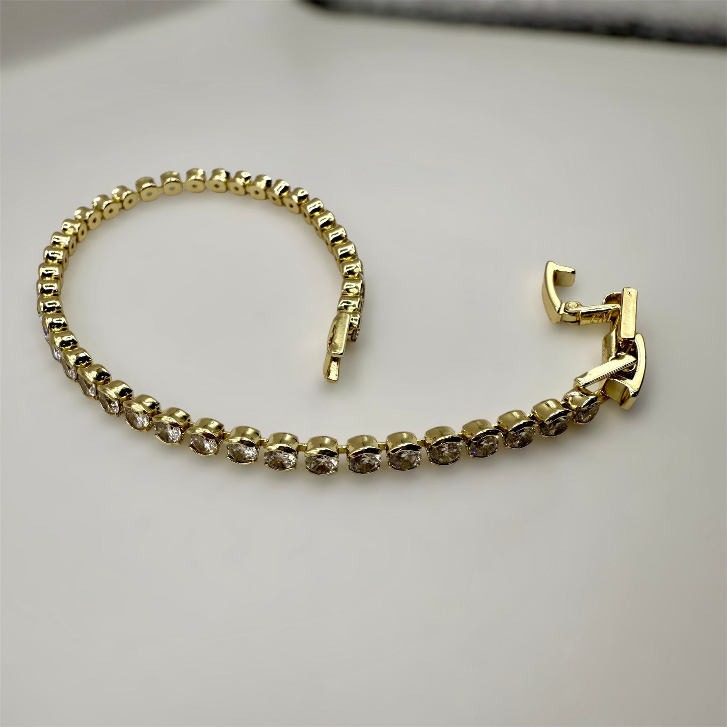 Pulsera_tenis_con_broche_de_caja_1